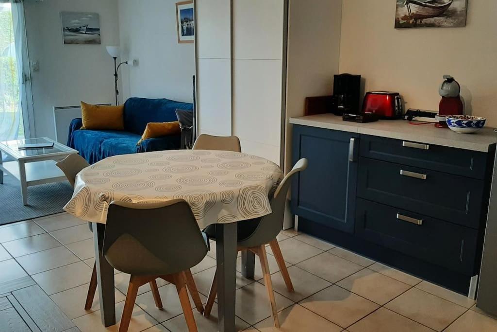 Hyper Centre De Sarzeau, Grand Appartement Au Calme Avec Jardinet Экстерьер фото