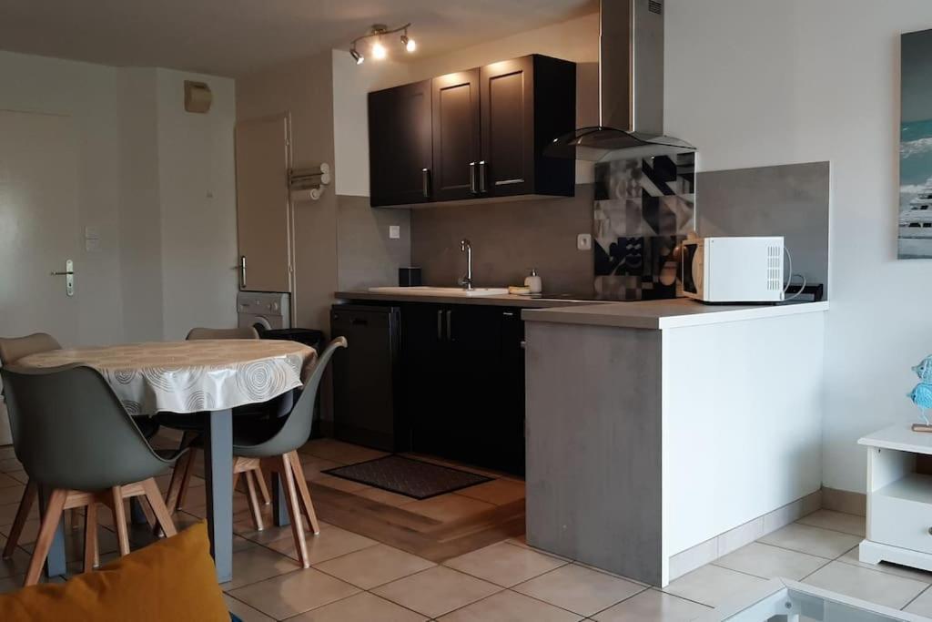 Hyper Centre De Sarzeau, Grand Appartement Au Calme Avec Jardinet Экстерьер фото